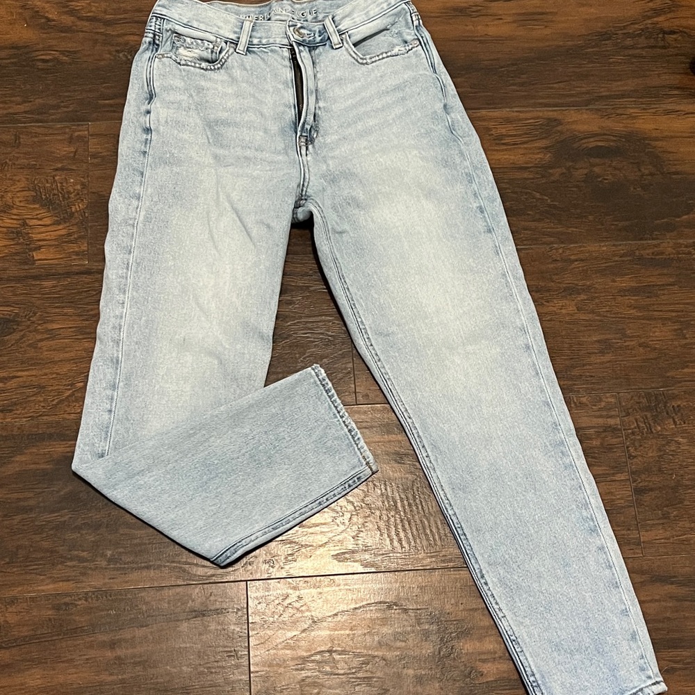 American eagle light washed blue Jean size 4